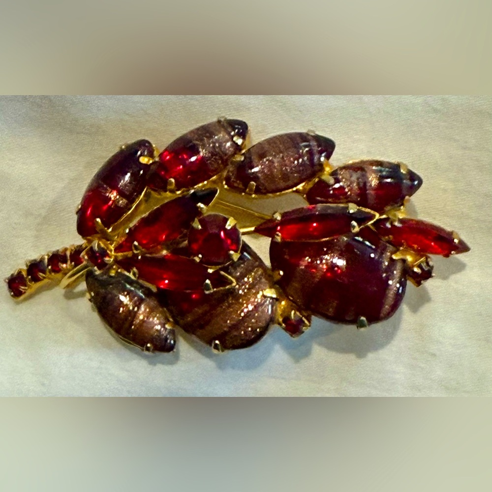 Juliana Verified Red Gold Fluss Striped Cabochons & Navettes Vintage Leaf Brooch